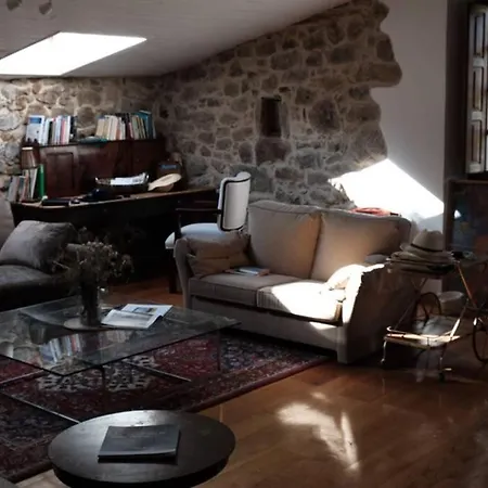 El Escondite Ingles 판톤